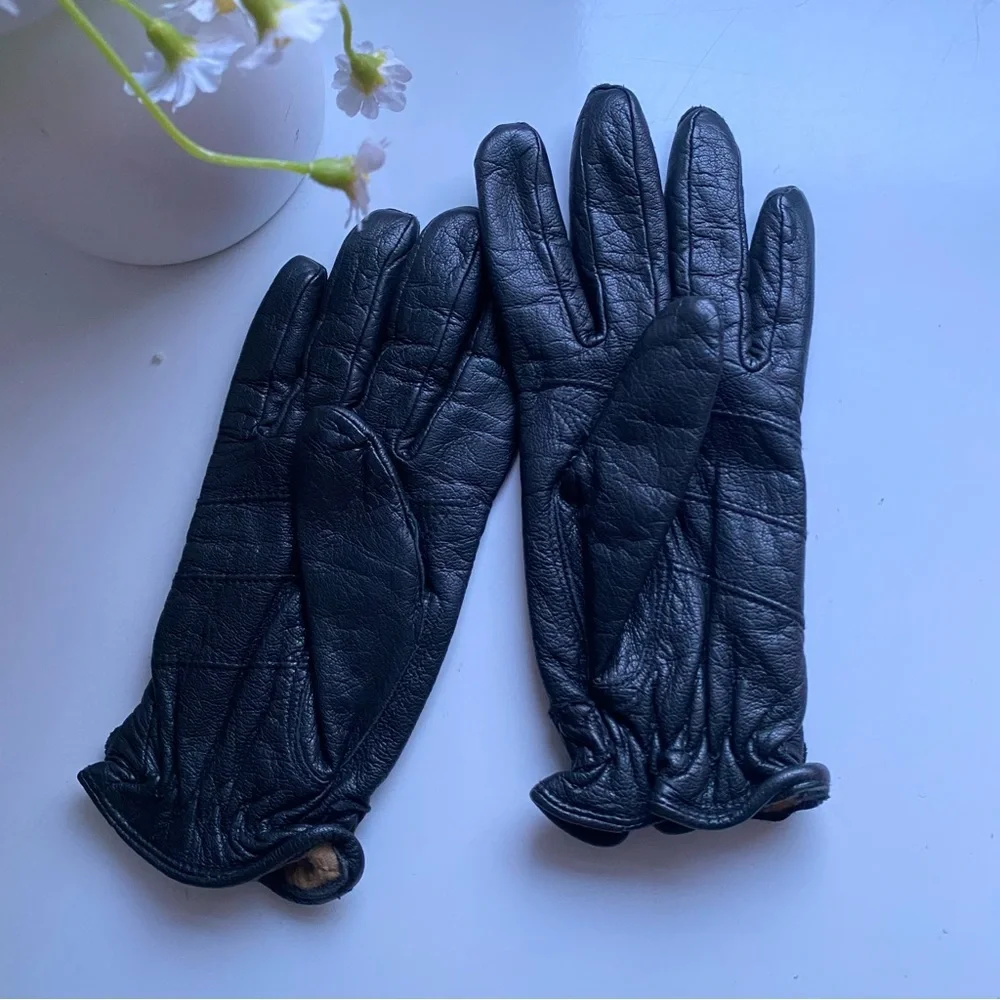 Women's Black Leather Gloves On a Velcro Size Small